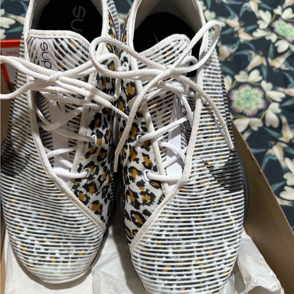 Stylish Women's Leopard Print Sneakers